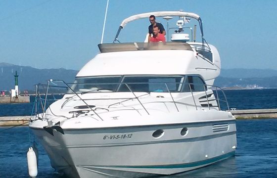 Motorboat Fairline Squadron 42