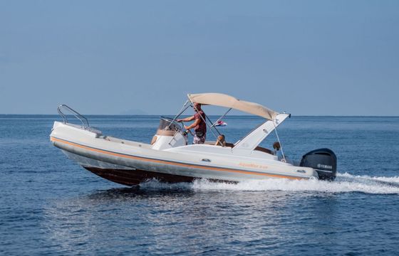 Motorboat Aquamax B-23f 250hp