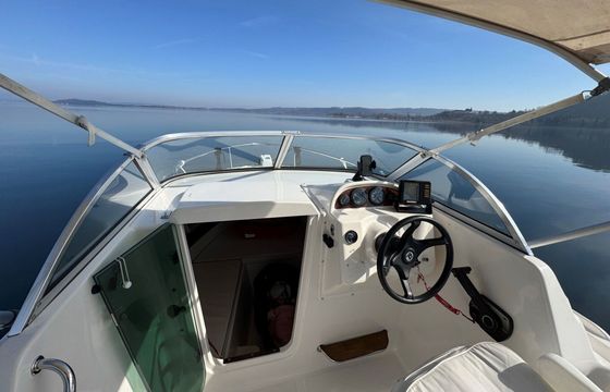 Motorboat Quicksilver 520 Cruiser 75hp