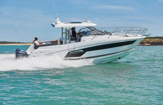 Motorboat Jeanneau Cap camarat 12.5 WA 900hp
