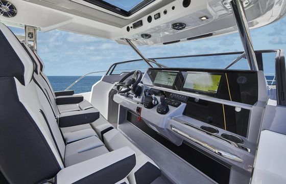 Motorboat Jeanneau Cap camarat 12.5 WA 900hp