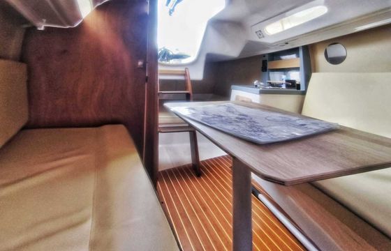 Sailboat Viko S 21 6m