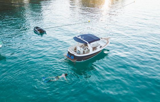 Motorboat Family boat with skipper Private boat 160hp