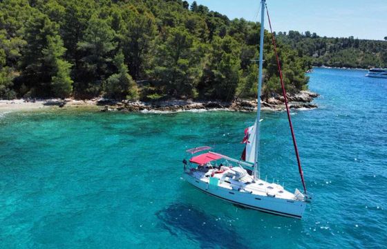 Sailboat BENETEAU 393 12m