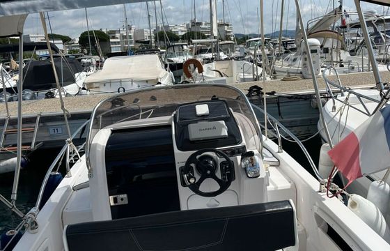 Motorboat Ranieri Shadow 22 150hp