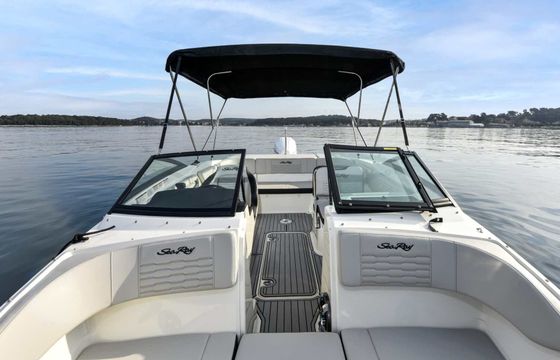 Motorboat Sea Ray 210 Spx 200hp
