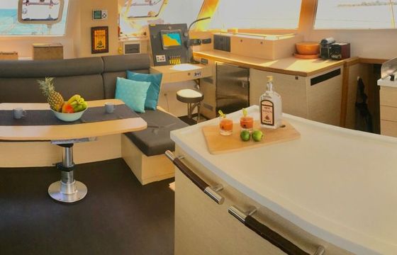 Catamaran STGI Aventura 43 13.2m