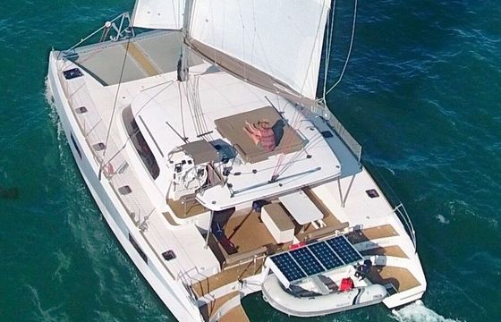 Catamaran STGI Aventura 43 13.2m
