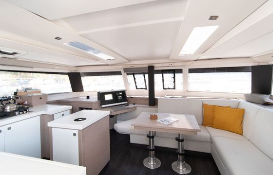 Catamaran Fountaine Pajot Saona 47 13.98m