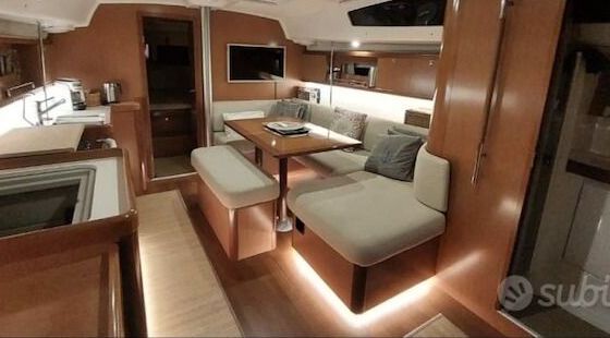 Sailboat Beneteau Oceanis 40 12m