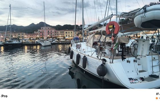 Sailboat Beneteau Oceanis 40 12m