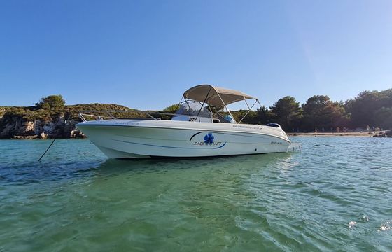 Motorboat Pacific Craft Open 670 200hp