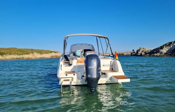 Motorboat Pacific Craft Open 670 200hp