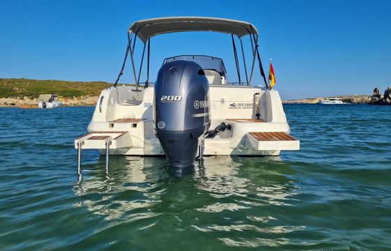 Motorboat Pacific Craft Open 670 200hp