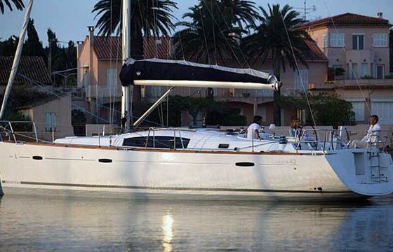 Sailboat BENETEAU OCEANIS 43 13.1m
