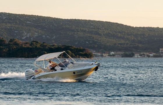 Motorboat Sessa Marine Sessa