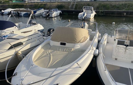 Motorboat Jeanneau CAP CAMARAT 7.15 WA 200hp
