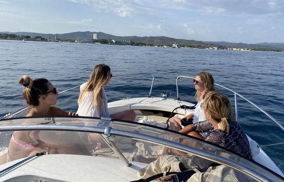 Motorboat Jeanneau CAP CAMARAT 7.15 WA 200hp