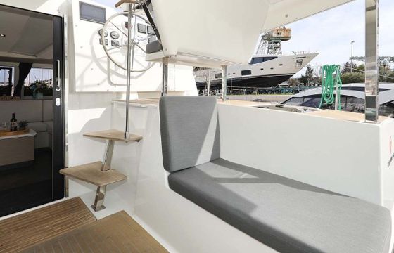 Catamaran Fountaine Pajot Isla 40 11.93m