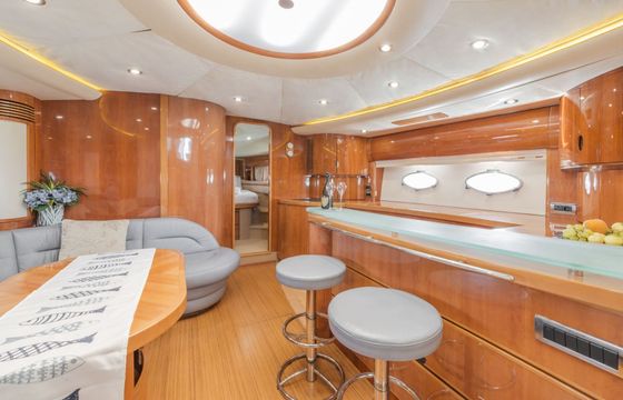 Motor yacht Princess Princess v65 2600hp