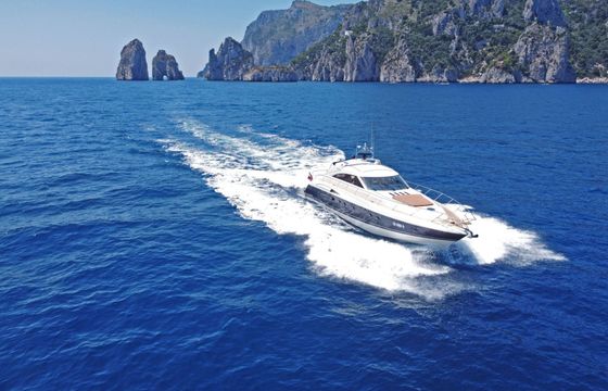 Motor yacht Princess Princess v65 2600hp