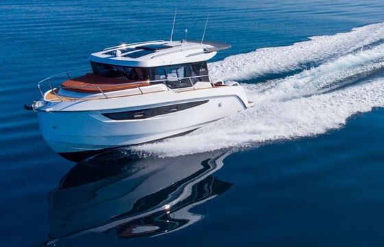 Motorboat Adventure Kavi 9 500hp