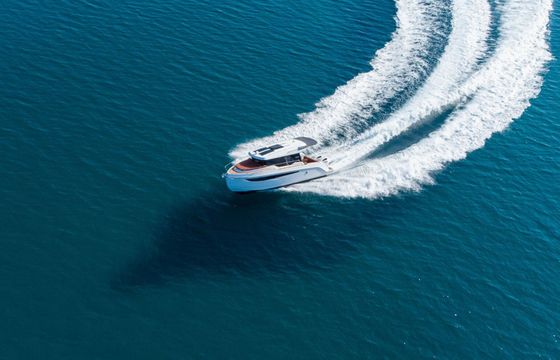 Motorboat Adventure Kavi 9 500hp