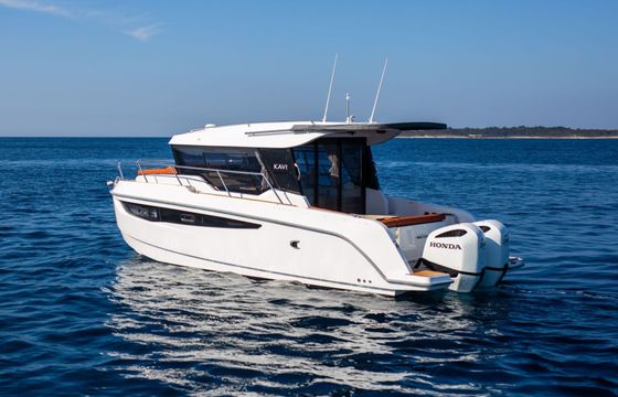 Motorboat Adventure Kavi 9 500hp