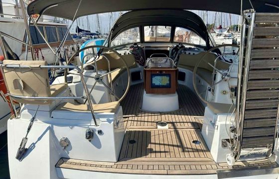 Sailboat Jeanneau Sun Odyssey 44i 14m