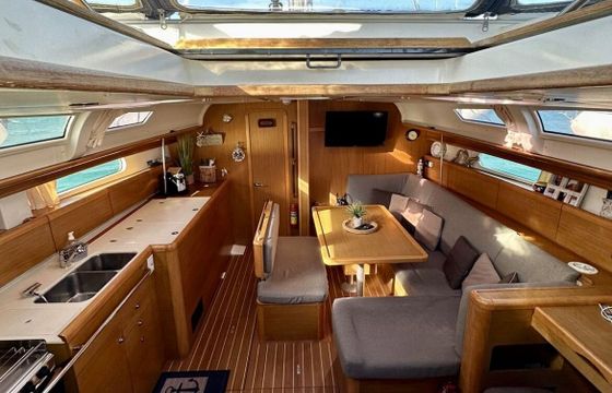 Sailboat Jeanneau Sun Odyssey 44i 14m