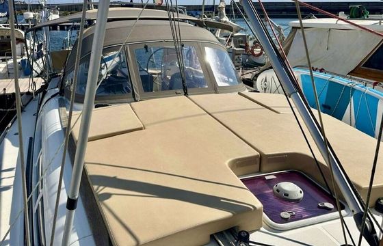Sailboat Jeanneau Sun Odyssey 44i 14m