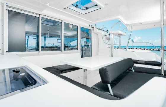 Catamaran Leopard 38 12m