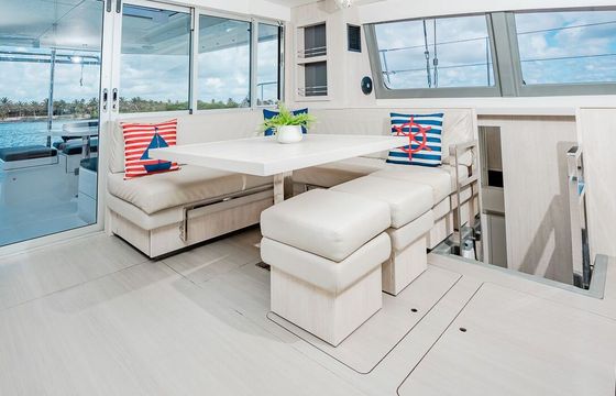 Catamaran Leopard 38 12m