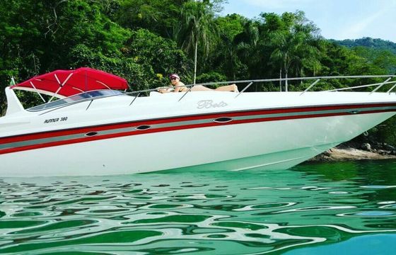 Motor yacht Runner Curtição