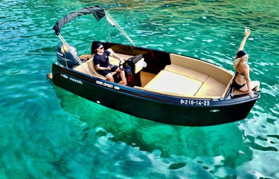 Motorboat MARETI 585 OPEN BLACK 100hp