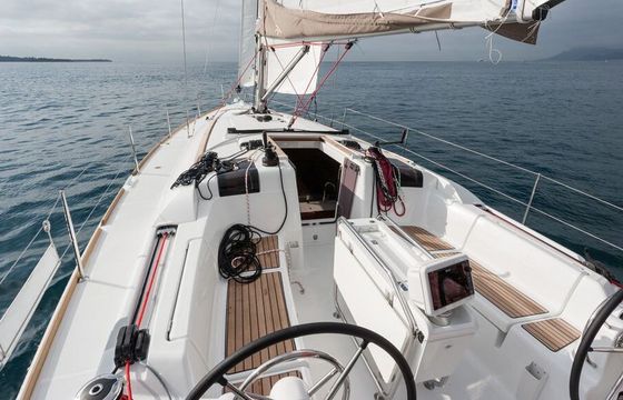 Sailboat Jeanneau Sun Odyssey 419 12m