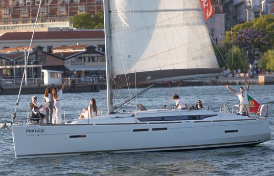 Sailboat Jeanneau Sun Odyssey 419 12m