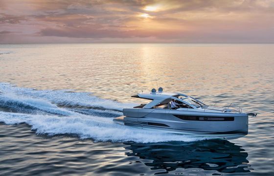 Motor yacht Jeanneau DB43 380hp