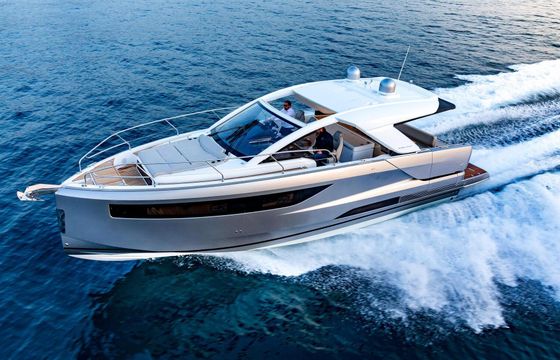 Motor yacht Jeanneau DB43 380hp
