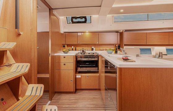 Sailboat Bavaria C45 13.98m