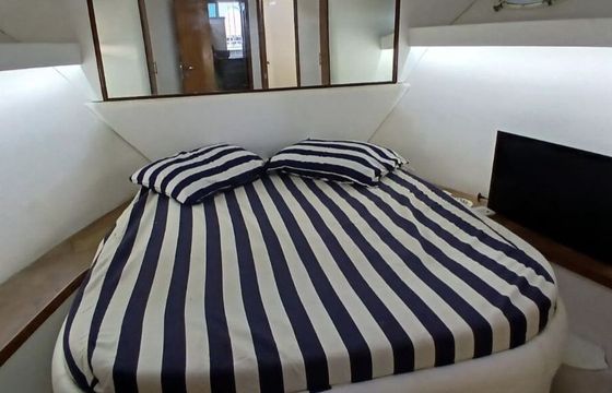 Motor yacht Pershing 52