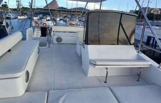 Motor yacht Pershing 52