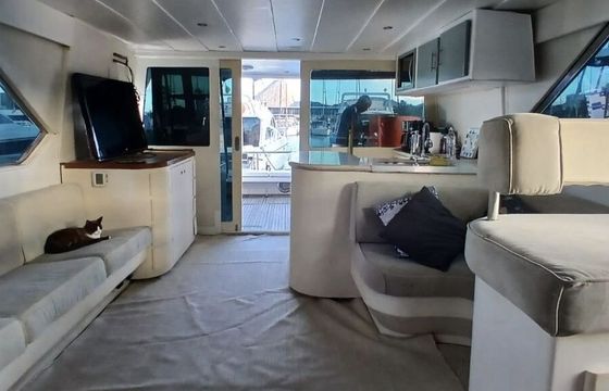 Motor yacht Pershing 52