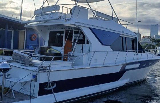 Motor yacht Pershing 52