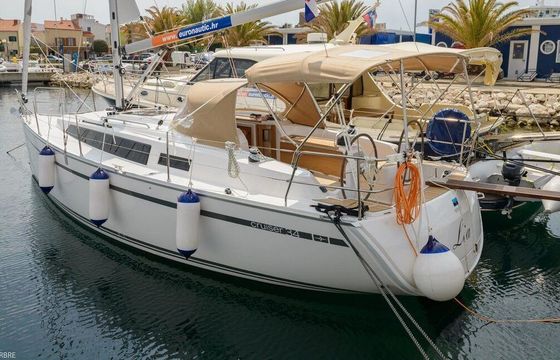 Sailboat BAVARIA 34 CRUISER 9.99m