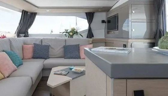 Catamaran Fountaine Pajot Saona 47 14.32m