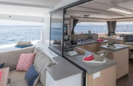 Catamaran Fountaine Pajot Saona 47 14.32m