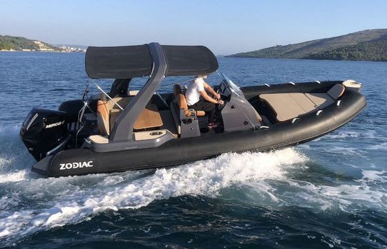 RIB Zodiac 7.5 Medline 300hp