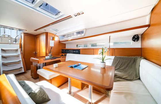 Sailboat Jeanneau Sun Odyssey 519 15.38m