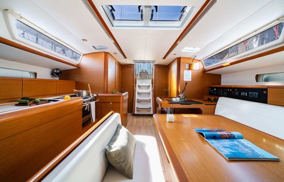 Sailboat Jeanneau Sun Odyssey 519 15.38m